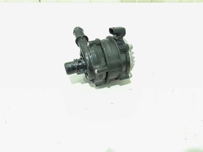 Gebruikte Waterpomp Lynk &amp; Co 01 1.5 PHEV Prijs € 99,00 Margeregeling aangeboden door GEJO Revisie & Onderdelen BV