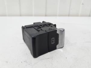 Gebruikte Schakelaar handrem Audi S4 Avant (B8) S4 3.0 TFSI V6 24V Prijs € 7,95 Margeregeling aangeboden door GEJO Revisie & Onderdelen BV