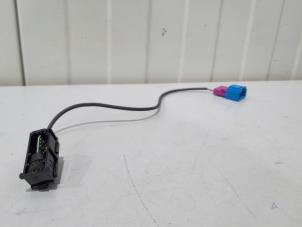 Gebruikte Microfoon Audi S4 Avant (B8) S4 3.0 TFSI V6 24V Prijs € 9,95 Margeregeling aangeboden door GEJO Revisie & Onderdelen BV