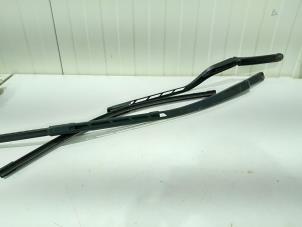 Gebruikte Ruitenwisserarm set Audi A3 (8P1) 1.8 16V TFSI Prijs € 25,00 Margeregeling aangeboden door GEJO Revisie & Onderdelen BV