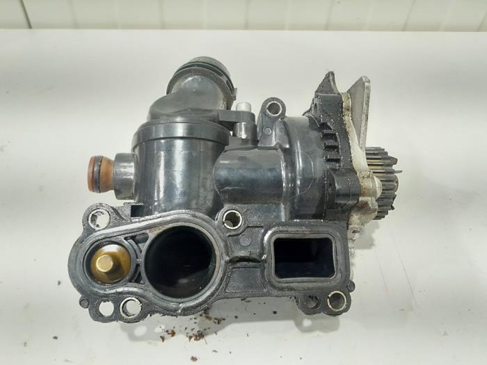 Gebruikte Waterpomp Audi A3 (8P1) 1.8 16V TFSI Prijs € 38,00 Margeregeling aangeboden door GEJO Revisie & Onderdelen BV