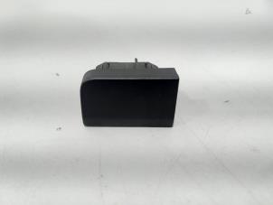 Gebruikte Afdekplaat diversen Volkswagen Polo V (6R) 1.2 TDI 12V BlueMotion Prijs € 2,00 Margeregeling aangeboden door GEJO Revisie & Onderdelen BV