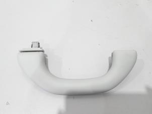 Gebruikte Handgreep Volkswagen Polo V (6R) 1.2 TDI 12V BlueMotion Prijs € 8,00 Margeregeling aangeboden door GEJO Revisie & Onderdelen BV