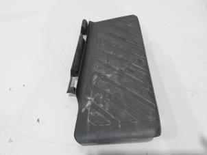 Gebruikte Voetsteun Audi A3 Sportback (8VA/8VF) 1.6 TDI 16V Prijs € 5,00 Margeregeling aangeboden door GEJO Revisie & Onderdelen BV