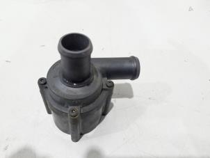 Gebruikte Extra waterpomp Audi A6 (C7) 2.0 TDI 16V Prijs € 48,00 Margeregeling aangeboden door GEJO Revisie & Onderdelen BV