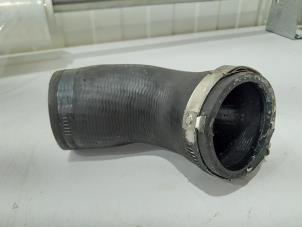 Gebruikte Intercooler Slang Volkswagen Golf VI (5K1) 1.6 TDI 16V Prijs € 14,00 Margeregeling aangeboden door GEJO Revisie & Onderdelen BV