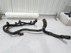 Gebruikte Radiateurslang Volkswagen Golf VI (5K1) 1.6 TDI 16V Prijs € 20,00 Margeregeling aangeboden door GEJO Revisie & Onderdelen BV