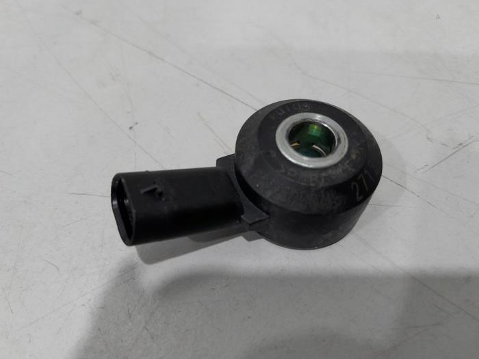 Pingelsensor van een Fiat 500X (334) 1.0 FireFly Turbo 120 12V 2018