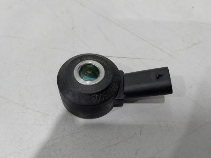 Pingelsensor van een Fiat 500X (334) 1.0 FireFly Turbo 120 12V 2018