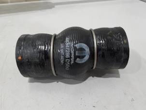 Gebruikte Intercooler Buis Fiat 500X (334) 1.0 FireFly Turbo 120 12V Prijs € 20,00 Margeregeling aangeboden door GEJO Revisie & Onderdelen BV