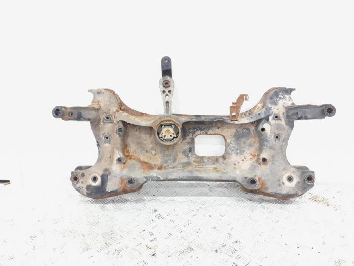 Gebruikte Subframe Volkswagen Caddy III (2KA,2KH,2CA,2CH) 1.6 TDI 16V Prijs € 74,00 Margeregeling aangeboden door GEJO Revisie & Onderdelen BV