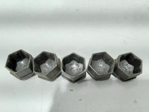 Gebruikte Wieldop set Audi Diversen Prijs € 5,00 Margeregeling aangeboden door GEJO Revisie & Onderdelen BV