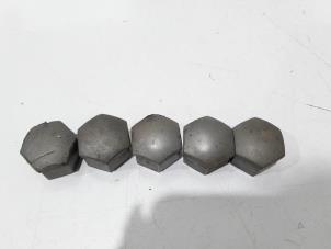 Gebruikte Wieldop set Audi Diversen Prijs € 5,00 Margeregeling aangeboden door GEJO Revisie & Onderdelen BV