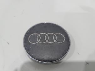 Gebruikte Naafkapje Audi A5 Sportback (8TA) 1.8 TFSI 16V Prijs € 5,00 Margeregeling aangeboden door GEJO Revisie & Onderdelen BV