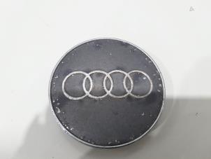 Gebruikte Naafkapje Audi A5 Sportback (8TA) 1.8 TFSI 16V Prijs € 5,00 Margeregeling aangeboden door GEJO Revisie & Onderdelen BV