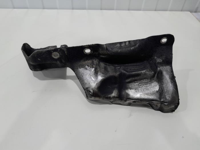 Gebruikte Hitteschild uitlaat Volvo V50 (MW) 1.6 D2 16V Prijs € 24,00 Margeregeling aangeboden door GEJO Revisie & Onderdelen BV