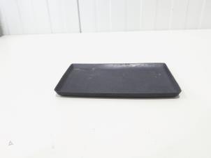 Gebruikte Dashboard deel Volkswagen Polo IV (9N1/2/3) 1.4 TDI 80 Prijs € 2,50 Margeregeling aangeboden door GEJO Revisie & Onderdelen BV