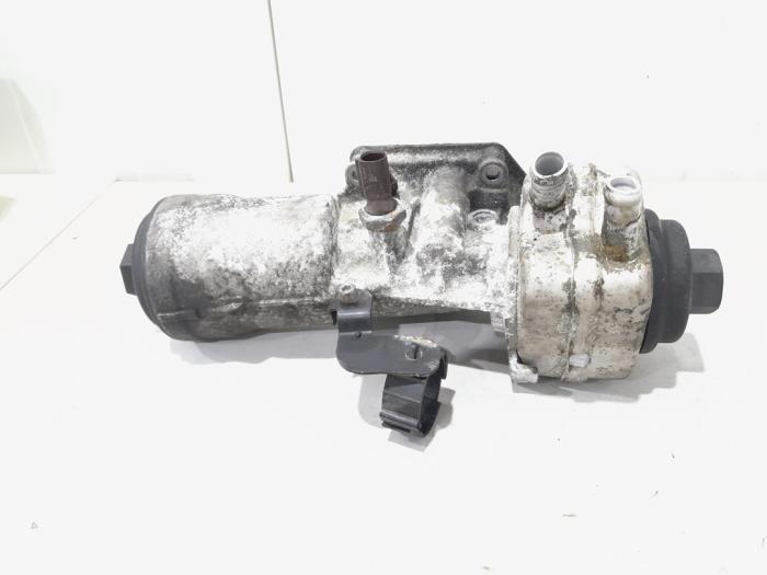 Gebruikte Oliefilterhuis Volkswagen Polo IV (9N1/2/3) 1.4 TDI 80 Prijs € 24,00 Margeregeling aangeboden door GEJO Revisie & Onderdelen BV