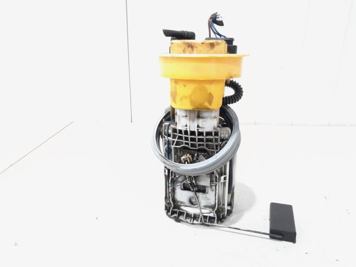 Gebruikte Brandstofpomp Elektrisch Volkswagen Polo IV (9N1/2/3) 1.4 TDI 80 Prijs € 10,00 Margeregeling aangeboden door GEJO Revisie & Onderdelen BV