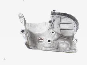 Distributiedeksel van een Renault Espace (JK) 2.0 16V Turbo 2003