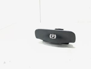 Gebruikte Handremhendel Mercedes Vito (639.6) 2.2 110 CDI 16V Euro 5 Prijs € 9,00 Margeregeling aangeboden door GEJO Revisie & Onderdelen BV