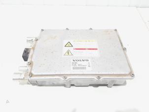 Gebruikte Acculader Volvo XC60 II (UZ) 2.0 T8 16V Recharge, Twin Engine AWD Prijs € 250,00 Margeregeling aangeboden door GEJO Revisie & Onderdelen BV