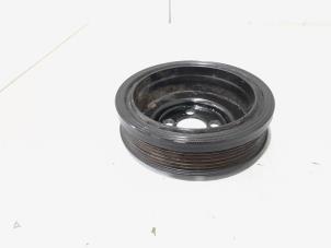 Gebruikte Krukas Poelie Audi A3 Sportback (8VA/8VF) 1.6 TDI 16V Prijs € 7,00 Margeregeling aangeboden door GEJO Revisie & Onderdelen BV