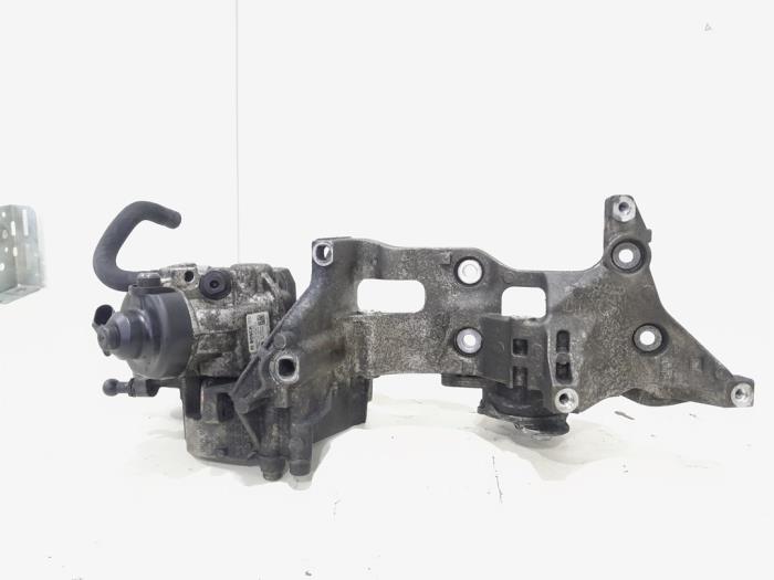 Gebruikte Brandstofpomp Mechanisch Audi A3 Sportback (8VA/8VF) 1.6 TDI 16V Prijs € 68,00 Margeregeling aangeboden door GEJO Revisie & Onderdelen BV