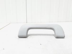 Gebruikte Handgreep Audi A4 Avant (B9) 2.0 TDI Ultra 16V Prijs € 1,95 Margeregeling aangeboden door GEJO Revisie & Onderdelen BV