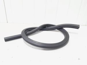 Gebruikte Motorkaprubber Audi A3 Cabriolet (8P7) 1.2 TFSI Prijs € 10,00 Margeregeling aangeboden door GEJO Revisie & Onderdelen BV