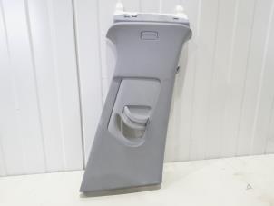 Gebruikte Middenstijl rechts Audi A4 Avant (B9) 2.0 TDI Ultra 16V Prijs € 20,00 Margeregeling aangeboden door GEJO Revisie & Onderdelen BV