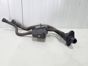 Gebruikte Vulpijp ad-blue tank Audi A4 Avant (B9) 2.0 TDI Ultra 16V Prijs € 59,00 Margeregeling aangeboden door GEJO Revisie & Onderdelen BV