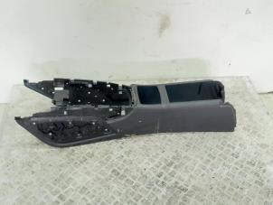 Gebruikte Middenconsoles Audi A6 Avant (C7) 3.0 TDI V6 24V biturbo Quattro Prijs € 80,00 Margeregeling aangeboden door GEJO Revisie & Onderdelen BV