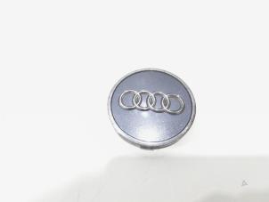 Gebruikte Naafkapje Audi A4 Avant (B9) 2.0 TDI Ultra 16V Prijs € 9,00 Margeregeling aangeboden door GEJO Revisie & Onderdelen BV
