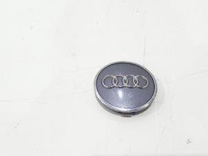 Gebruikte Naafkapje Audi A4 Avant (B9) 2.0 TDI Ultra 16V Prijs € 9,00 Margeregeling aangeboden door GEJO Revisie & Onderdelen BV