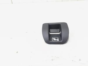 Gebruikte Isofix steun Suzuki Baleno (EW/FW) 1.2 Dual Jet 16V Prijs € 5,00 Margeregeling aangeboden door GEJO Revisie & Onderdelen BV