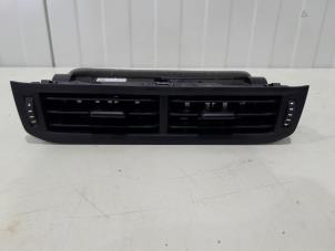 Gebruikte Luchtrooster Dashboard Volkswagen T-Cross 1.0 TSI 115 12V Prijs € 29,00 Margeregeling aangeboden door GEJO Revisie & Onderdelen BV