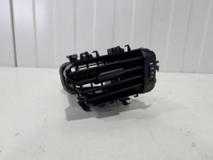 Gebruikte Luchtrooster Dashboard Volkswagen T-Cross 1.0 TSI 115 12V Prijs € 18,00 Margeregeling aangeboden door GEJO Revisie & Onderdelen BV