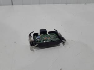 Gebruikte Sensor regen Peugeot RCZ (4J) 1.6 16V THP Prijs € 7,00 Margeregeling aangeboden door GEJO Revisie & Onderdelen BV