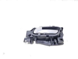 Gebruikte Portiergreep 2Deurs links Peugeot RCZ (4J) 1.6 16V THP Prijs € 10,00 Margeregeling aangeboden door GEJO Revisie & Onderdelen BV