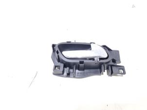 Gebruikte Portiergreep 2Deurs rechts Peugeot RCZ (4J) 1.6 16V THP Prijs € 10,00 Margeregeling aangeboden door GEJO Revisie & Onderdelen BV