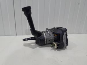 Gebruikte Servopomp Peugeot RCZ (4J) 1.6 16V THP Prijs € 69,00 Margeregeling aangeboden door GEJO Revisie & Onderdelen BV