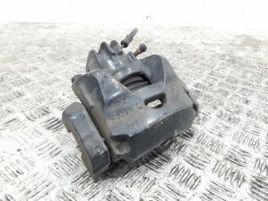 Gebruikte Remklauw (Tang) links-voor Peugeot RCZ (4J) 1.6 16V THP Prijs € 19,00 Margeregeling aangeboden door GEJO Revisie & Onderdelen BV