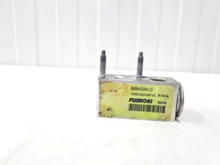Gebruikte Airco expansieklep Peugeot RCZ (4J) 1.6 16V THP Prijs € 25,00 Margeregeling aangeboden door GEJO Revisie & Onderdelen BV