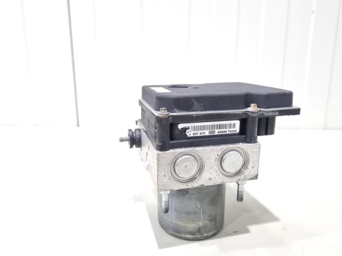 ABS Pomp van een Peugeot RCZ (4J) 1.6 16V THP 2010