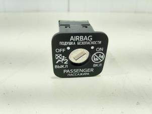 Gebruikte Airbag schakelaar Toyota C-HR (X1,X5) 1.8 16V Hybrid Prijs € 14,00 Margeregeling aangeboden door GEJO Revisie & Onderdelen BV