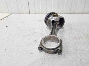 Gebruikte Drijfstang Audi A4 Avant (B9) 2.0 TDI Ultra 16V Prijs € 34,00 Margeregeling aangeboden door GEJO Revisie & Onderdelen BV