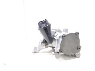 Gebruikte Oliepomp Audi A4 Avant (B9) 2.0 TDI Ultra 16V Prijs € 120,00 Margeregeling aangeboden door GEJO Revisie & Onderdelen BV