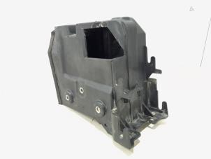 Gebruikte Accubak Volvo V90 II (PW) 2.0 B4 16V Mild Hybrid Prijs € 34,99 Margeregeling aangeboden door GEJO Revisie & Onderdelen BV