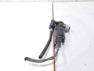 Gebruikte Ruitensproeierpomp voor Volvo V90 II (PW) 2.0 B4 16V Mild Hybrid Prijs € 7,00 Margeregeling aangeboden door GEJO Revisie & Onderdelen BV